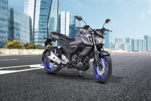 Yamaha FZS FI V4: स्मार्ट फीचर्स के साथ दमदार Perfomance, अब किफायती कीमत में