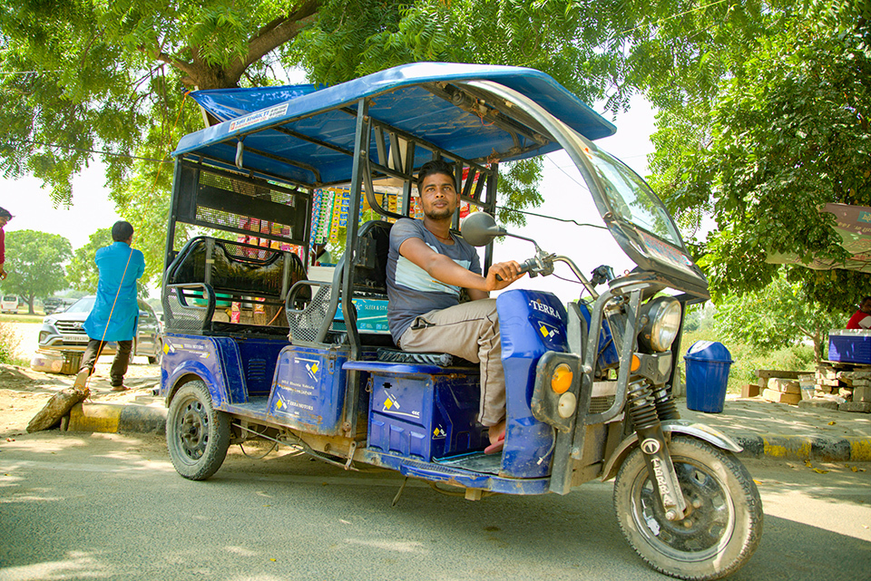 Electric rickshaw 