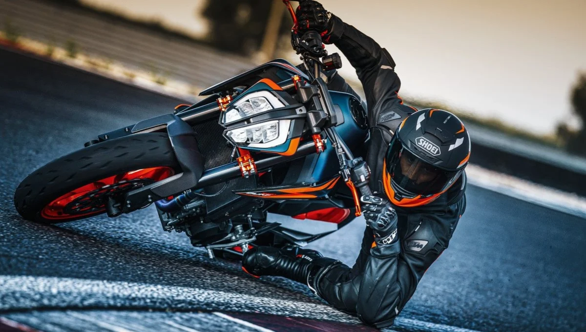 KTM 890 Duke R