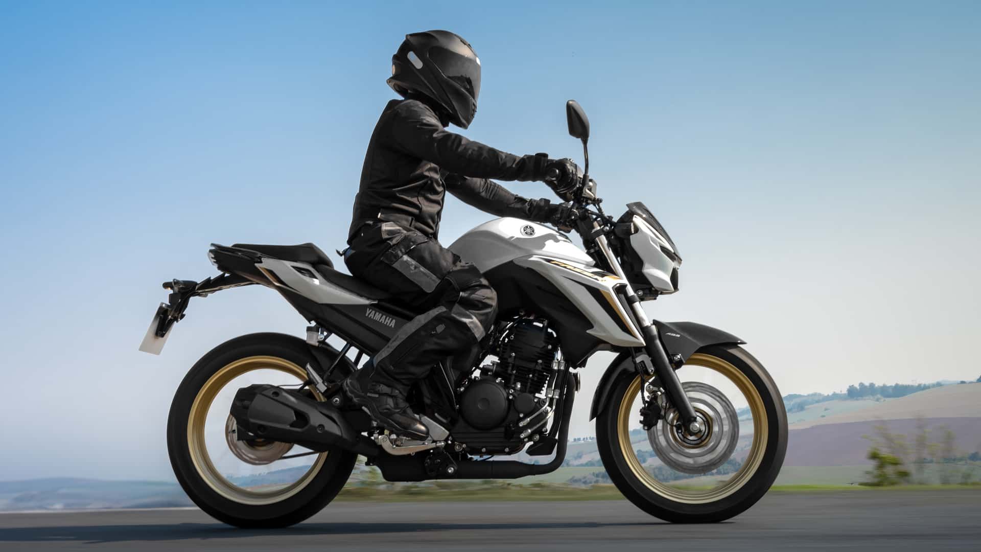 Yamaha FZ Hybrid 2025
