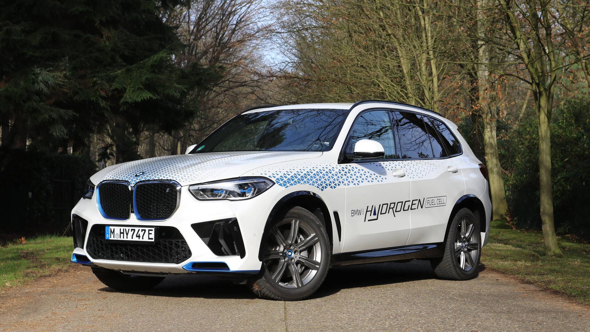 BMW iX5 Hydrogen Prototype